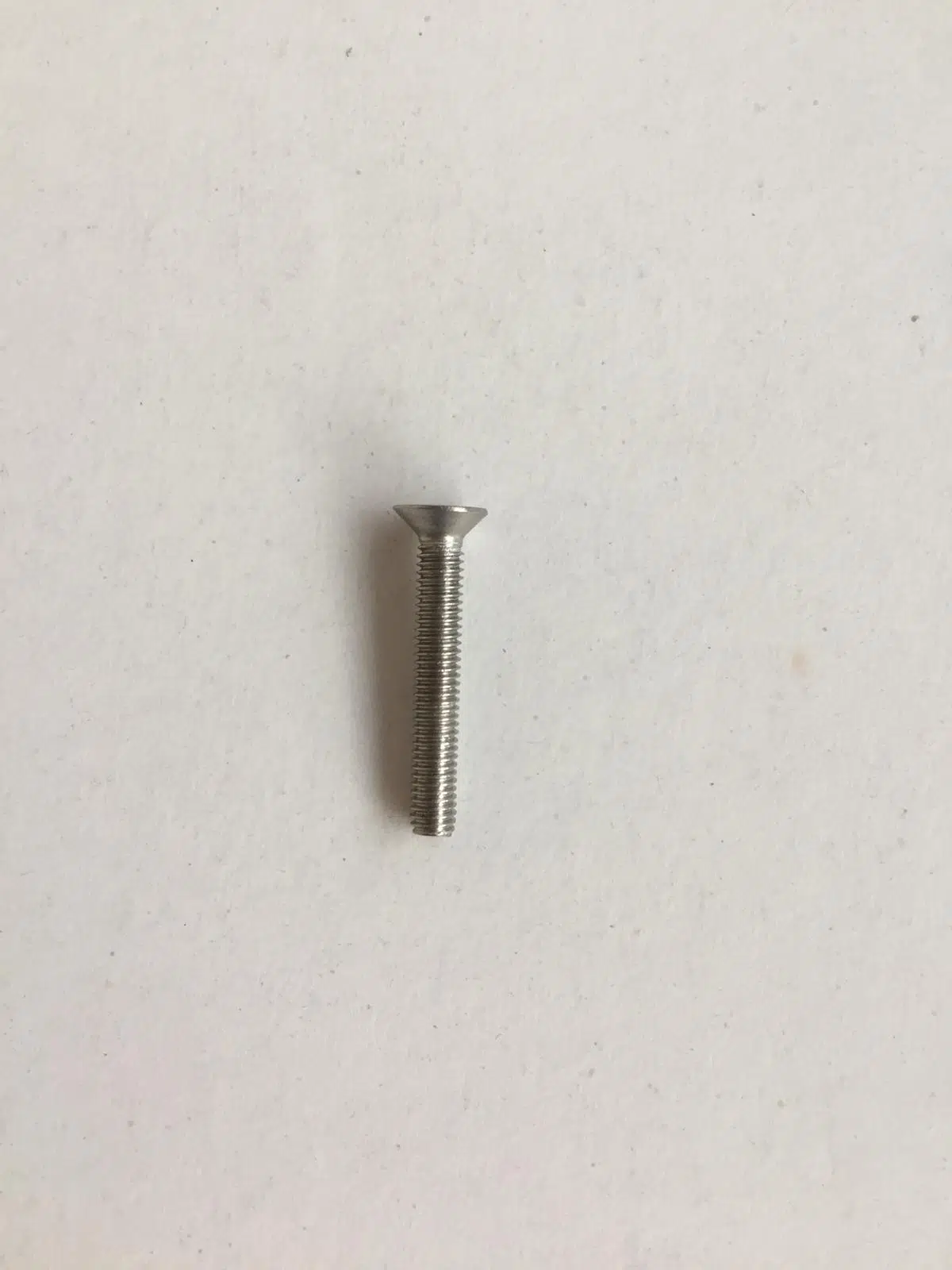 M3X20 DIN7991 A2 HAVŞA BAŞLI IMBUS CİVATA İNOX (200 AD.)